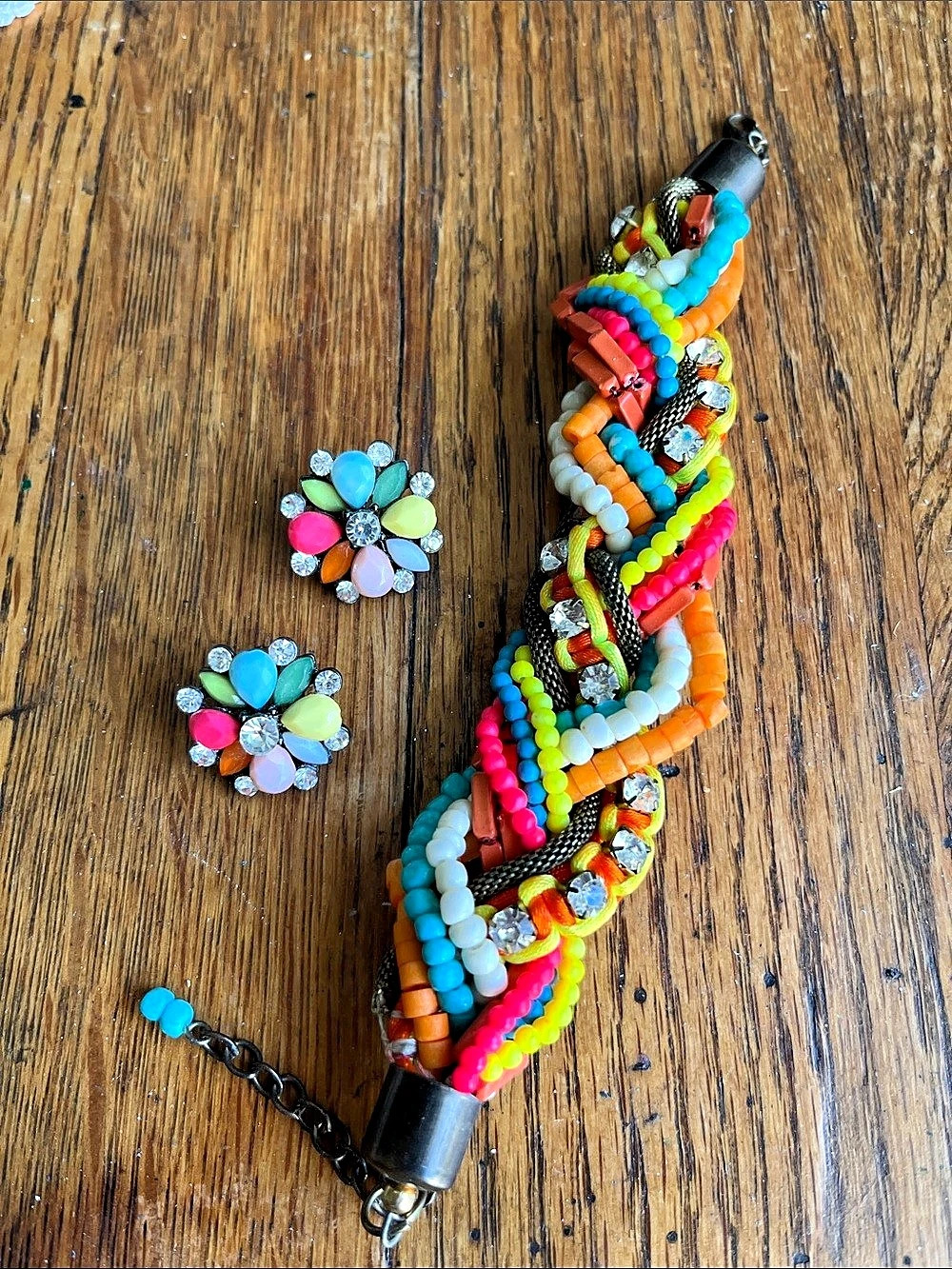 Multicolor Beaded Bracelet Set Like New